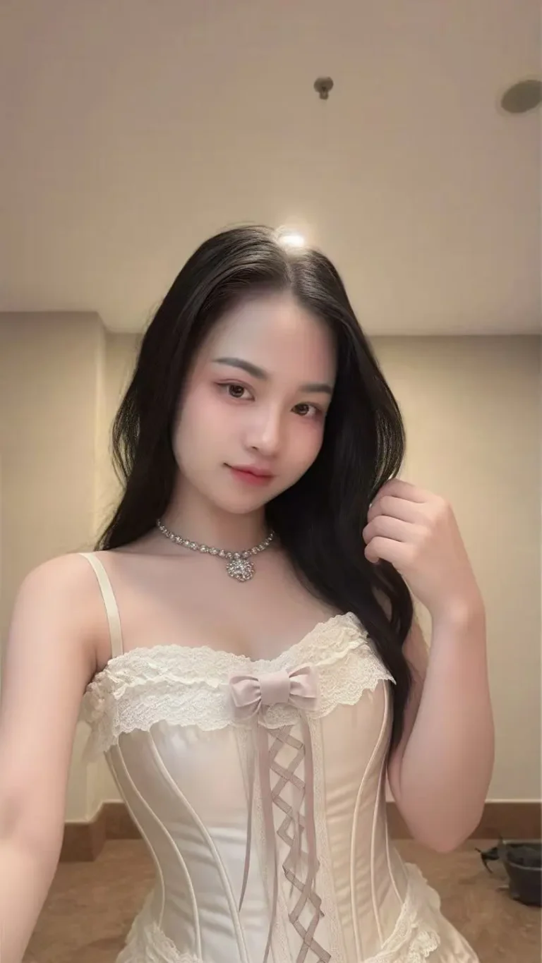 Chloe MY KL Escort